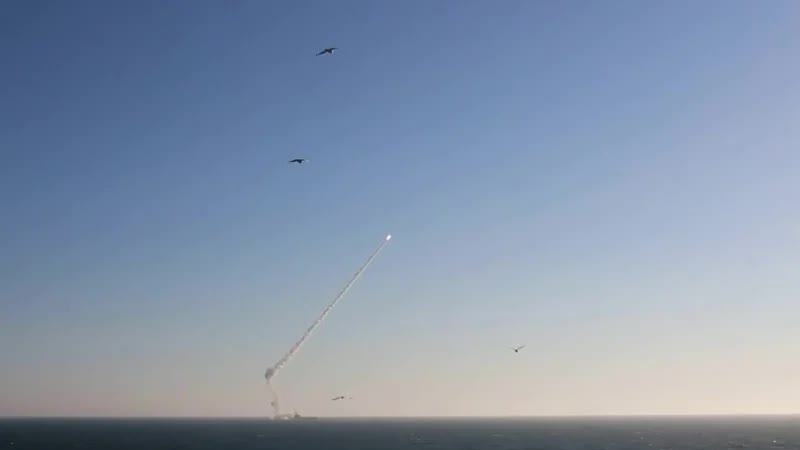 Tập trận Zapad 2025: Nga phô diễn loạt vũ khí siêu thanh khiến NATO dè chừng