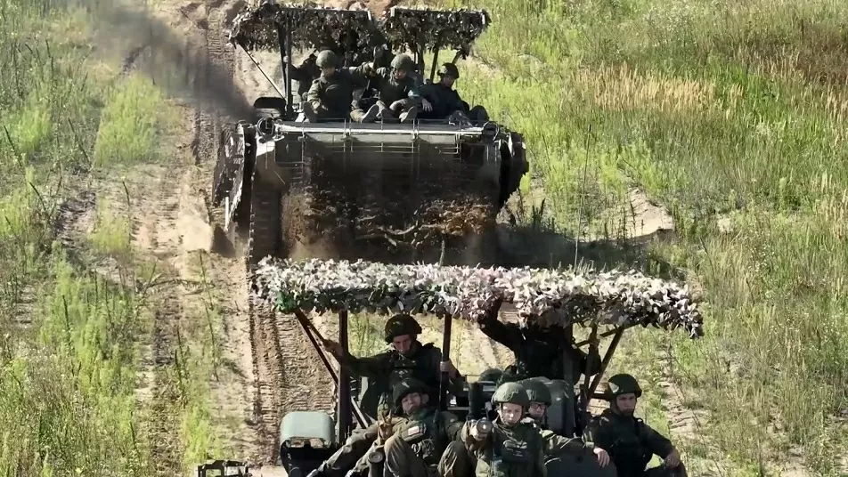 Nga khoe sức mạnh siêu thanh với loạt khí tài hùng hậu tại tập trận Zapad 2025