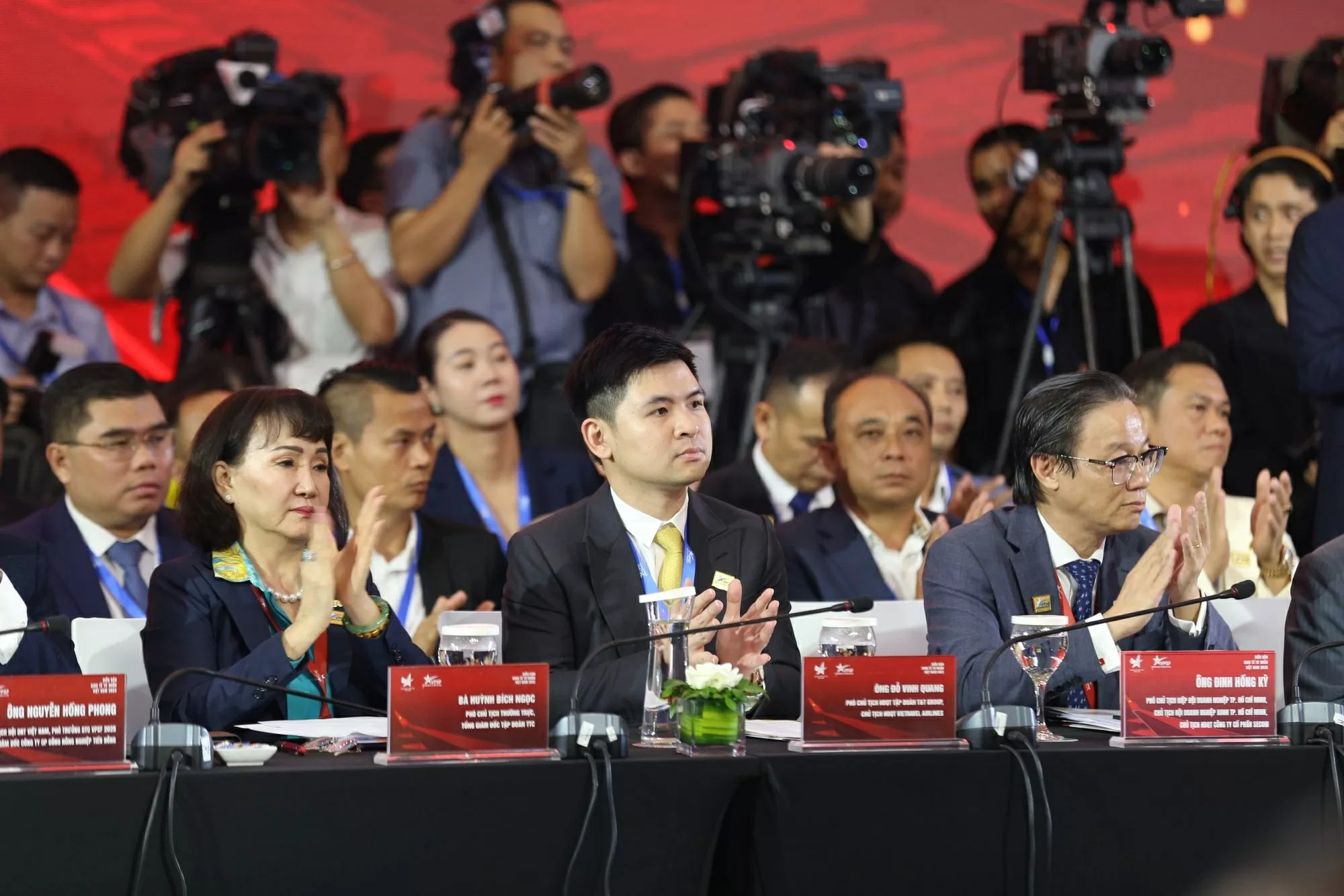 T&T Group đề xuất 3 kiến nghị quan trọng tại Diễn đàn kinh tế tư nhân Việt Nam 2025 T&T Group đề xuất 3 kiến nghị quan trọng tại Diễn đàn kinh tế tư nhân Việt Nam 2025