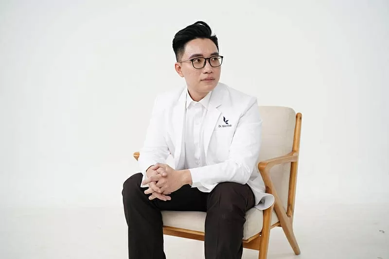 Chân dung Dr. Khôi Nguyễn.