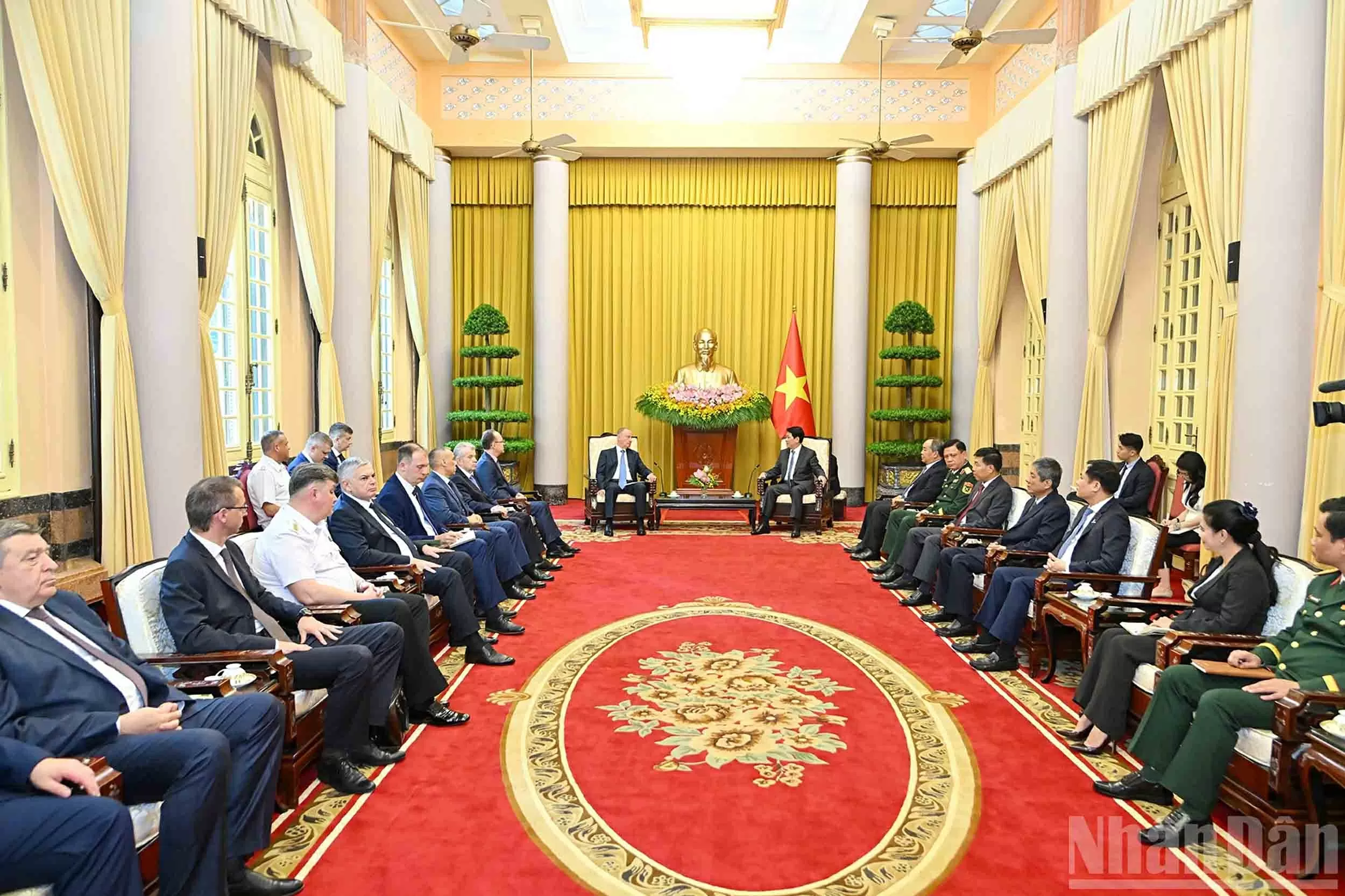 Chủ tịch nước tiếp Trợ lý Tổng thống, Chủ tịch Hội đồng Biển Liên bang Nga