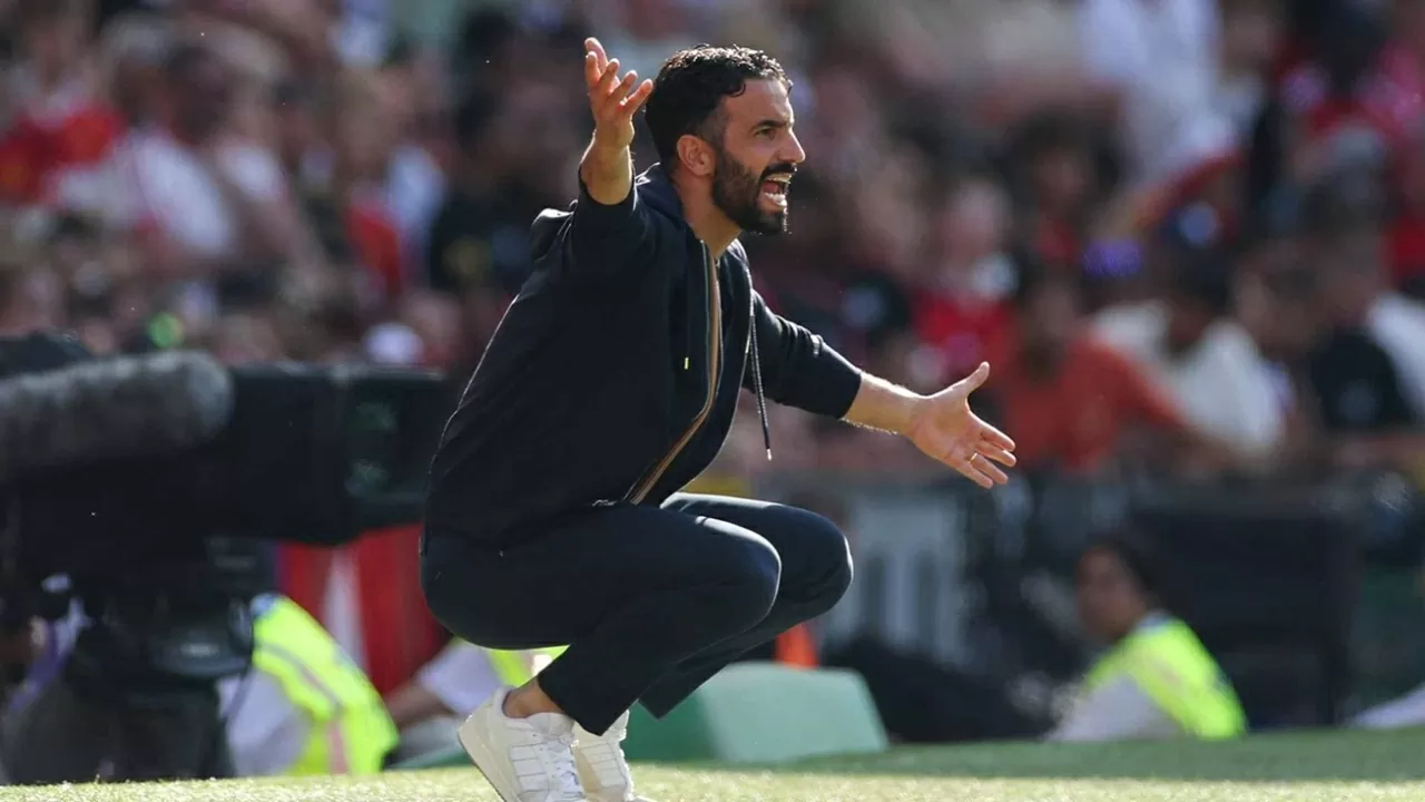 Thế lực bóng đá lớn ở Bồ Đào Nha muốn kéo HLV Ruben Amorim rời MU Thế lực bóng đá lớn ở Bồ Đào Nha muốn kéo HLV Ruben Amorim rời MU