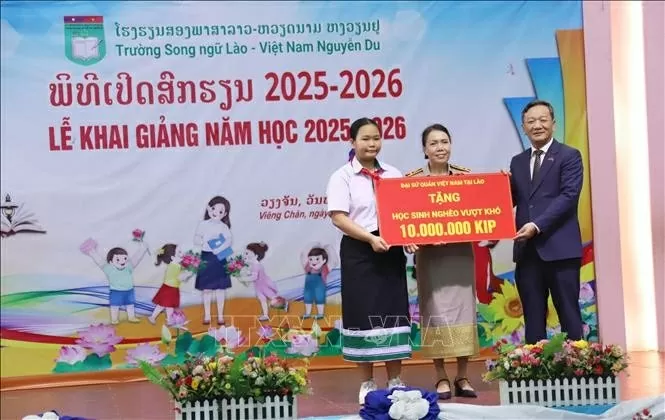 Không khí năm học mới tại Trường song ngữ Lào-Việt Nam Nguyễn Du