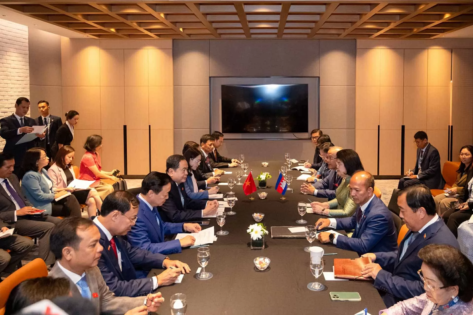 Chủ tịch Quốc hội Trần Thanh Mẫn gặp song phương các nhà lãnh đạo trong khuôn khổ AIPA-46 Chủ tịch Quốc hội Trần Thanh Mẫn gặp song phương các nhà lãnh đạo trong khuôn khổ AIPA-46