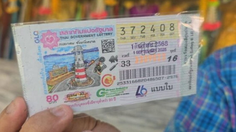 Ế hàng, người phụ nữ bán vé số bất ngờ trúng liên tiếp 6 giải