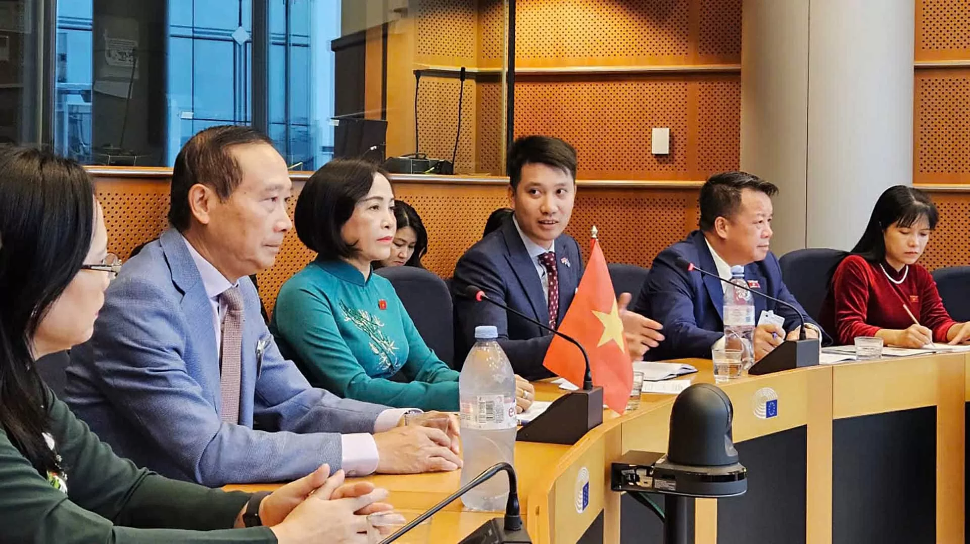 Phó Chủ tịch Quốc hội Nguyễn Thị Thanh thăm, làm việc tại Vương quốc Bỉ và Liên minh châu Âu Phó Chủ tịch Quốc hội Nguyễn Thị Thanh thăm, làm việc tại Vương quốc Bỉ và Liên minh châu Âu