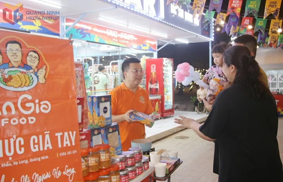 Sôi động kinh tế đêm tại Quảng Ninh Sôi động kinh tế đêm tại Quảng Ninh