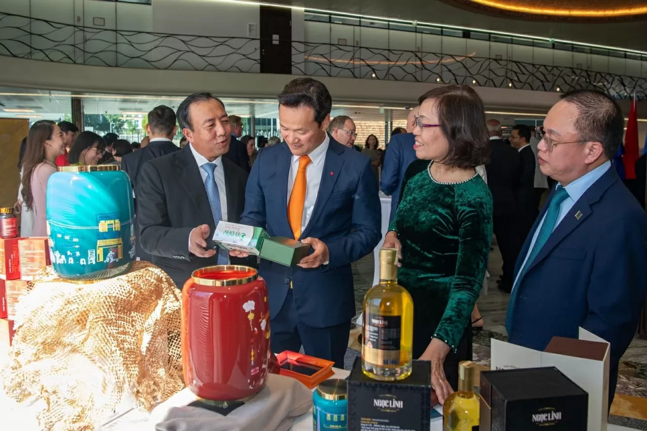 Việt Nam luôn đề cao giá trị của hòa bình, tự do, phẩm giá và quyền con người, quyết tâm thúc đẩy sự nghiệp phát triển