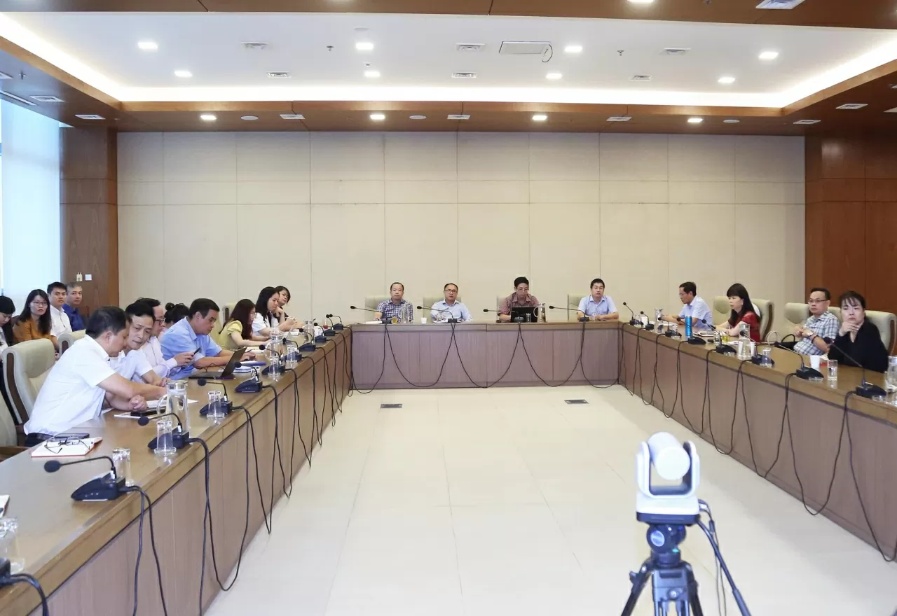 Điểm cầu Đảng ủy Bộ Ngoại giao tham dự Hội nghị dưới hình thức trực tuyến. (Ảnh: Thành Long)