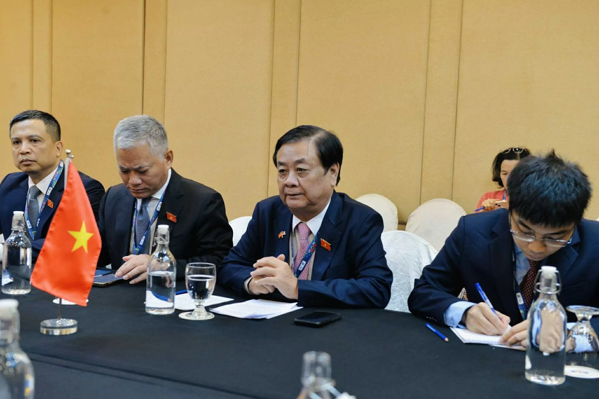 EU là một trong những đối tác quan trọng hàng đầu của Việt Nam EU là một trong những đối tác quan trọng hàng đầu của Việt Nam