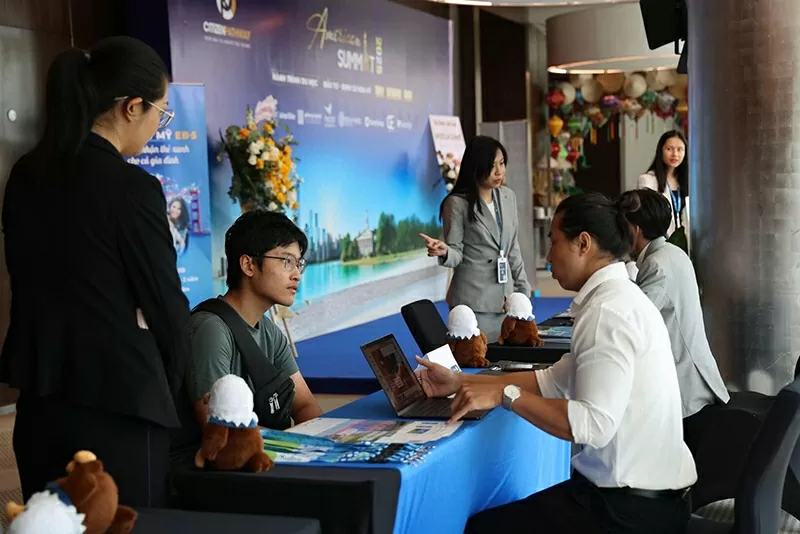 Tham khảo và nhờ sự hỗ trợ của các chuyên gia giáo dục quốc tế ngay khi cần để đảm bảo thành công. Tham khảo và nhờ sự hỗ trợ của các chuyên gia giáo dục quốc tế ngay khi cần để đảm bảo thành công.