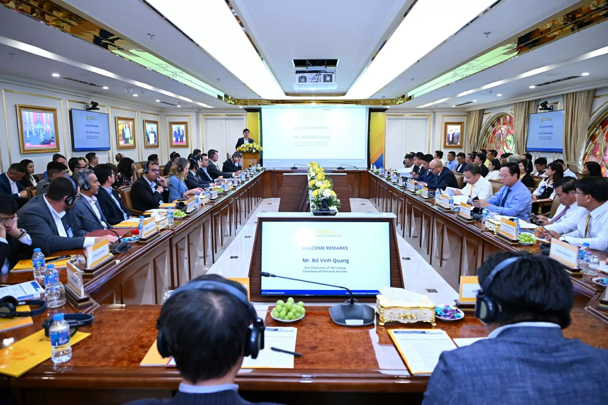 Nhiều 'ông lớn' Hoa Kỳ muốn hợp tác với T&T Group để phát triển công nghiệp hàng không tại Việt Nam Nhiều 'ông lớn' Hoa Kỳ muốn hợp tác với T&T Group để phát triển công nghiệp hàng không tại Việt Nam