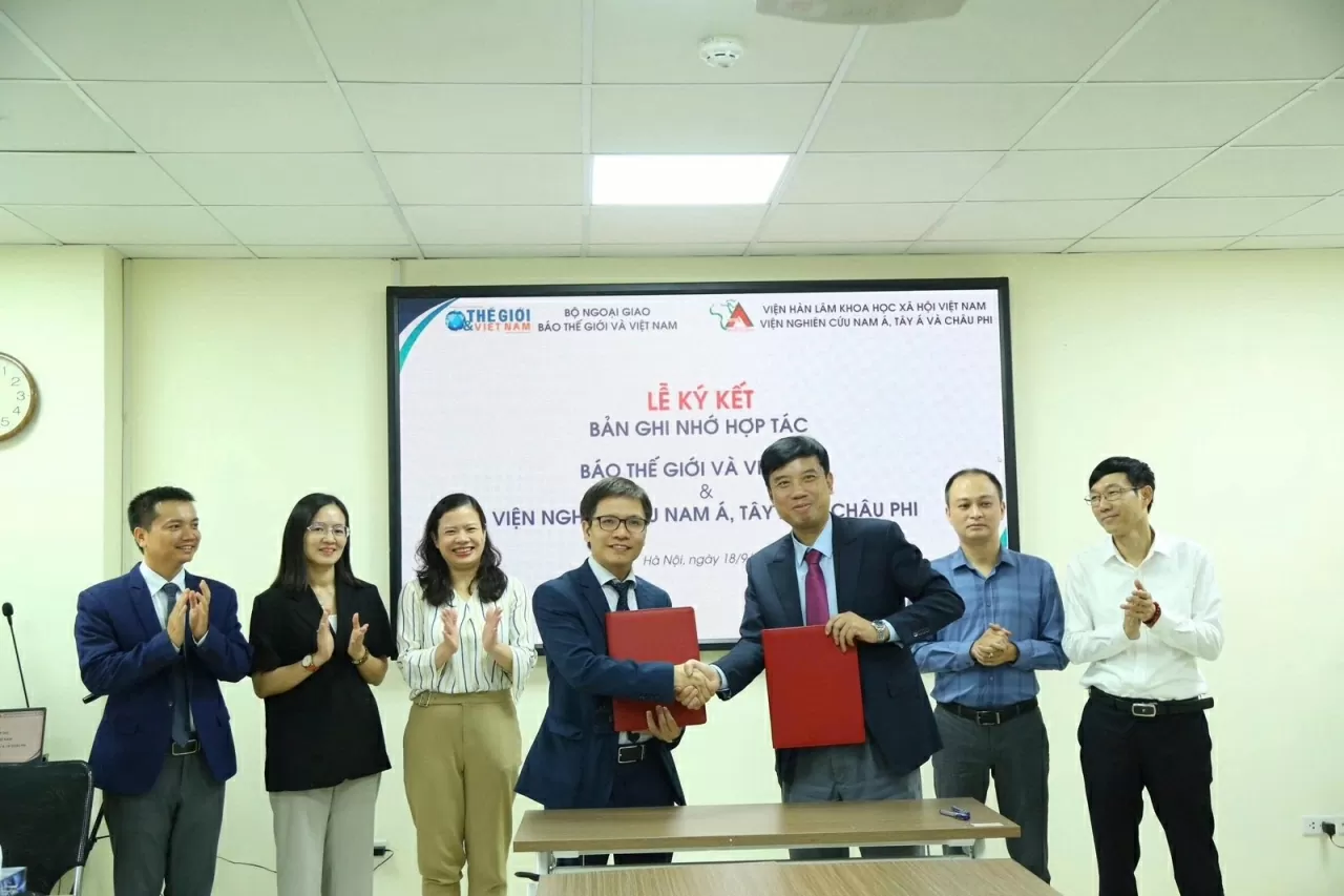 Gắn kết chặt chẽ giữa báo chí và nghiên cứu khoa học trong bối cảnh mới Gắn kết chặt chẽ giữa báo chí và nghiên cứu khoa học trong bối cảnh mới