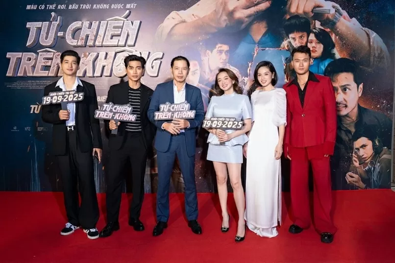 Phim 'Tử chiến trên không' ra mắt khán giả Hà Nội, NSƯT Quang Thắng dành lời khen đặc biệt