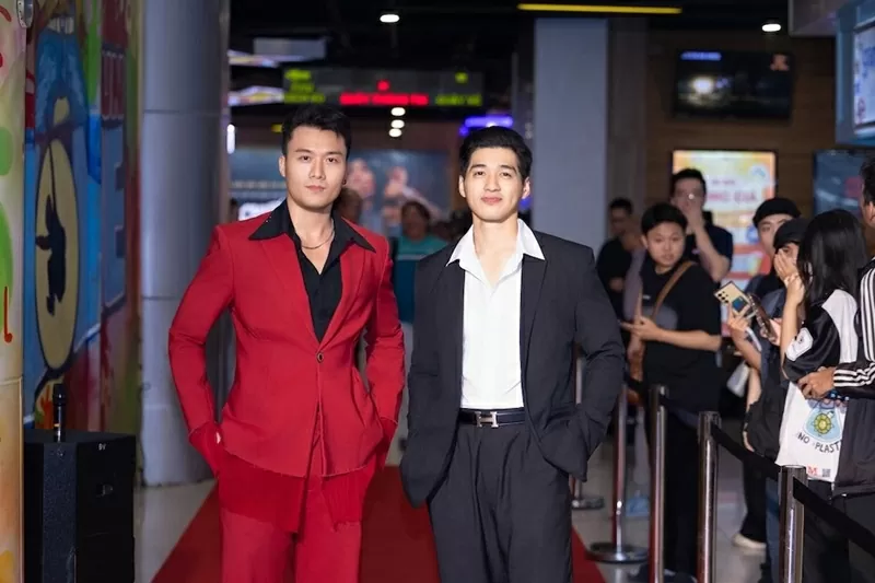 Phim 'Tử chiến trên không' ra mắt khán giả Hà Nội, NSƯT Quang Thắng dành lời khen đặc biệt