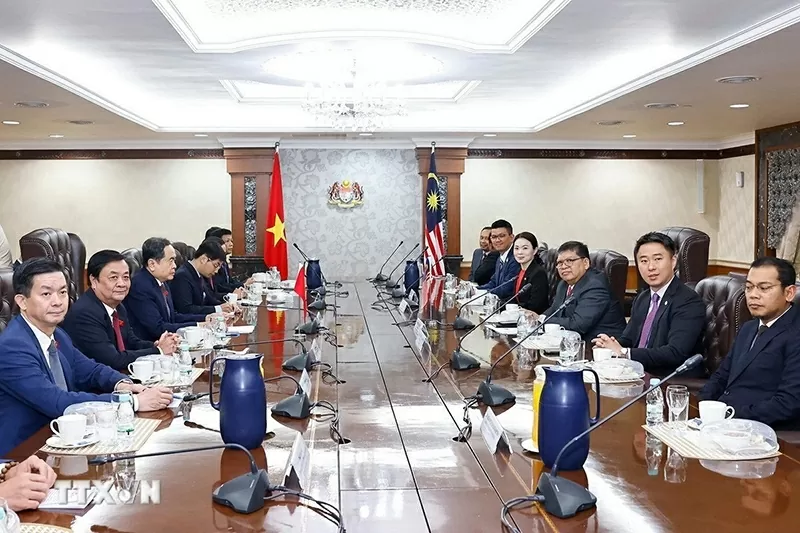 Chủ tịch Quốc hội Trần Thanh Mẫn hội đàm với Chủ tịch Hạ viện Malaysia