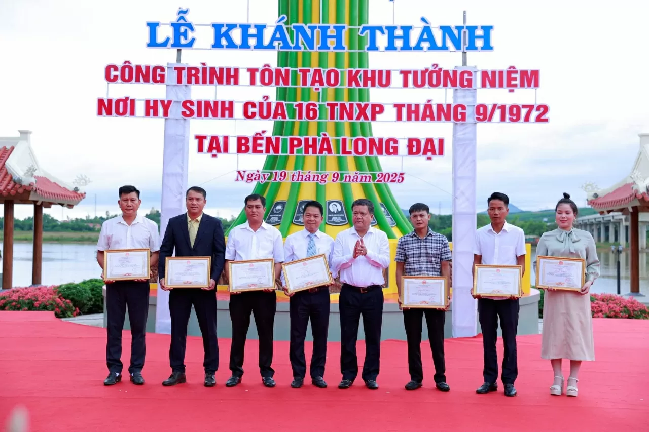 Khánh thành Khu tưởng niệm thanh niên xung phong hy sinh tại bến phà Long Đại