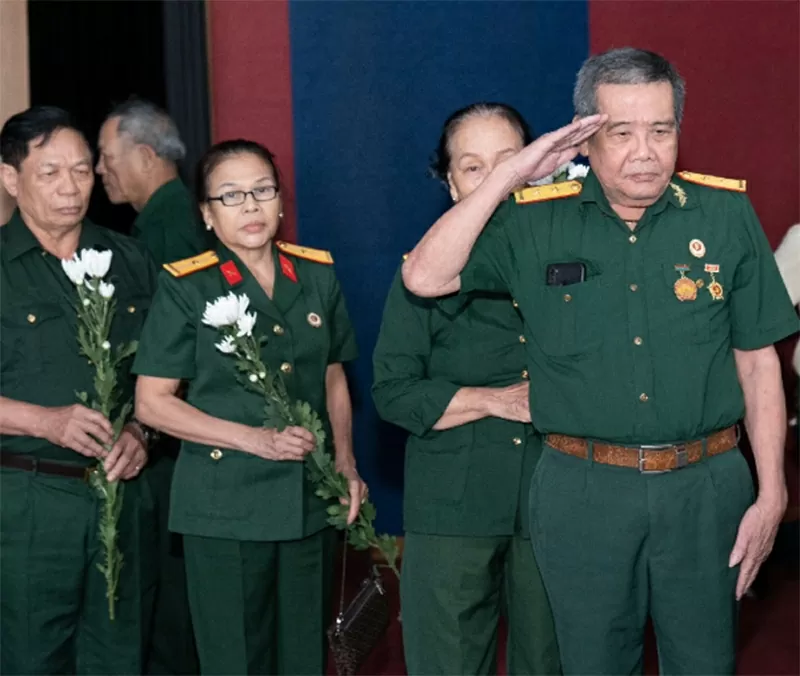 Quỹ Tấm lòng vàng SUNSHINE GLOBAL tổ chức chiếu phim 'Mưa đỏ', thắp sáng tri ân tại Nghệ An