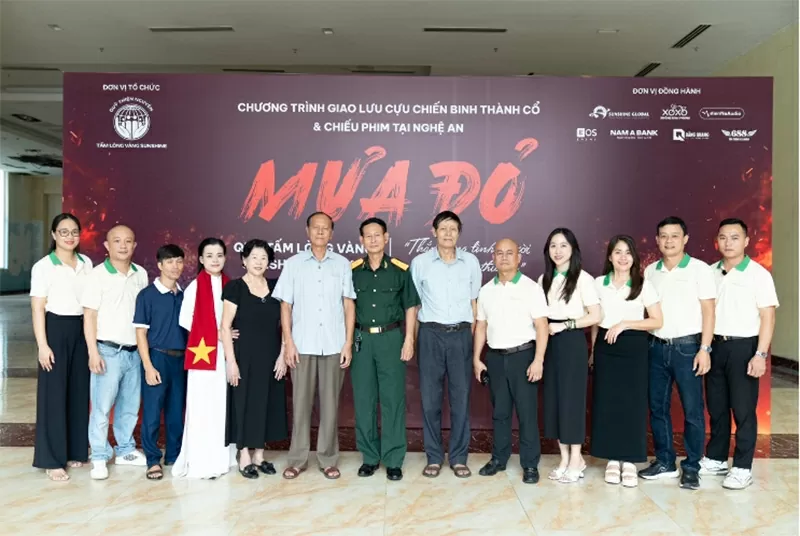 Quỹ Tấm lòng vàng SUNSHINE GLOBAL tổ chức chiếu phim 'Mưa đỏ', thắp sáng tri ân tại Nghệ An