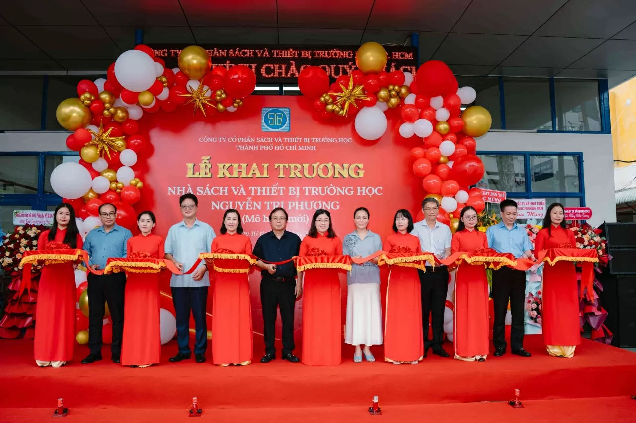 Khai trương nhà sách và thiết bị trường học Nguyễn Tri Phương: Mở cửa tri thức