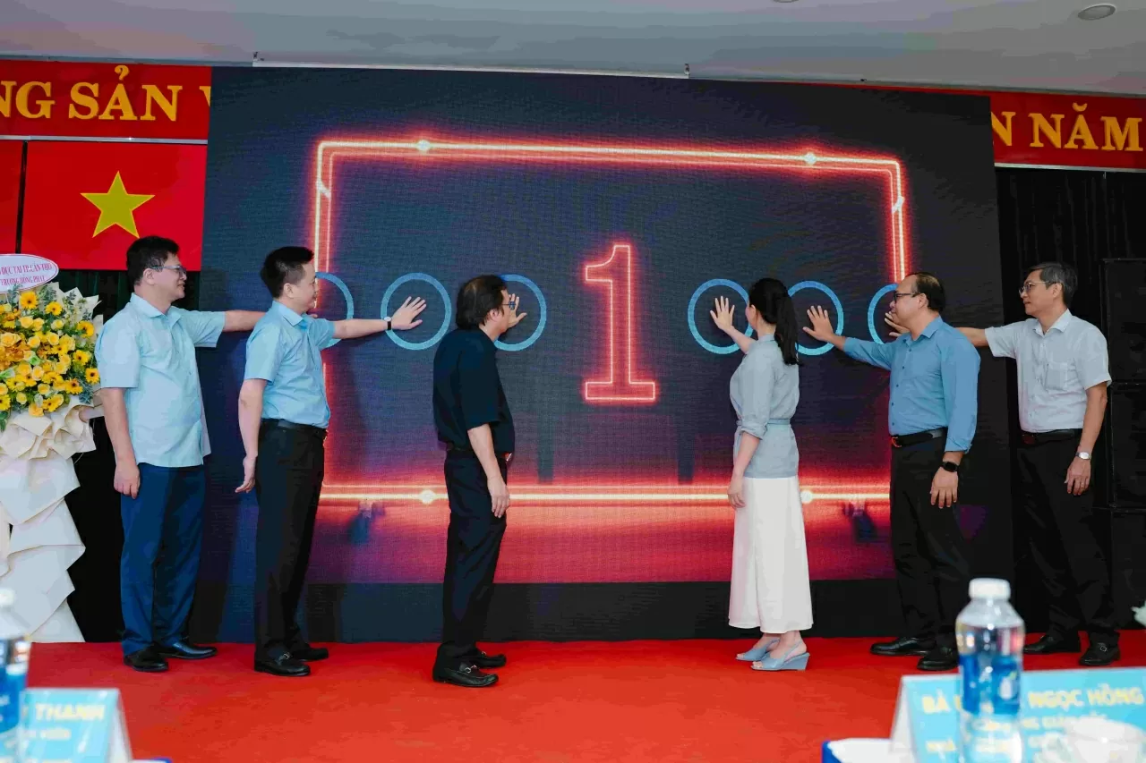 Khai trương nhà sách và thiết bị trường học Nguyễn Tri Phương: Mở cửa tri thức