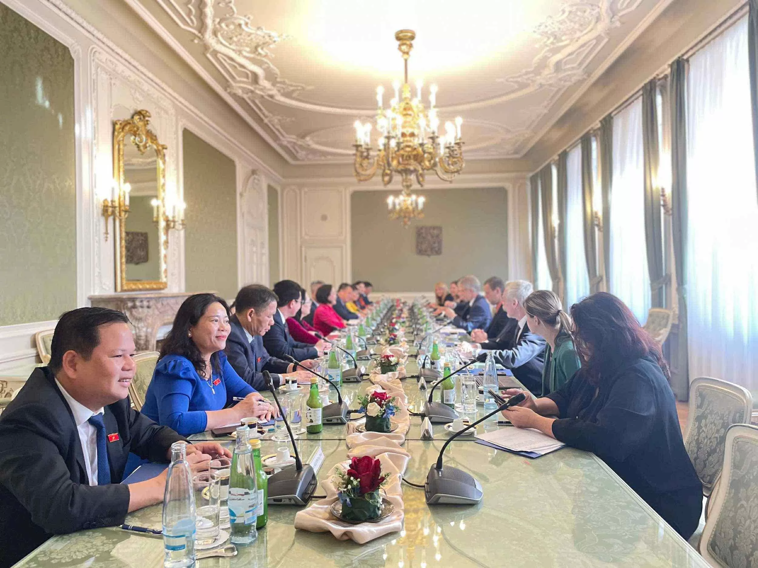 Phó Chủ tịch Quốc hội Nguyễn Thị Thanh cảm ơn và mong muốn chính quyền các cấp của Czech tiếp tục tạo điều kiện thuận lợi cho cộng đồng người Việt Nam tại Czech hội nhập sâu rộng. Ảnh: T. Cường Phó Chủ tịch Quốc hội Nguyễn Thị Thanh cảm ơn và mong muốn chính quyền các cấp của Czech tiếp tục tạo điều kiện thuận lợi cho cộng đồng người Việt Nam tại Czech hội nhập sâu rộng. Ảnh: T. Cường