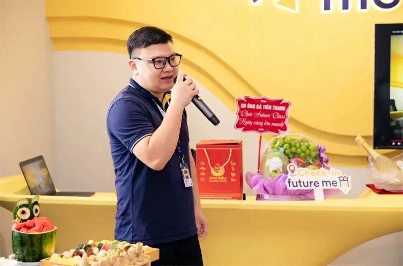 Ông Mai Huy Anh - Đại diện Future Me phát biểu tại sự kiện khai trương Ông Mai Huy Anh - Đại diện Future Me phát biểu tại sự kiện khai trương