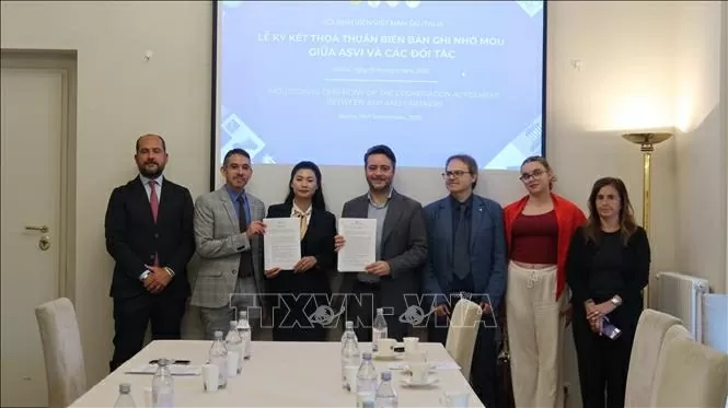 Hội sinh viên Việt Nam tại Italy tăng cường kết nối với các tổ chức, doanh nghiệp