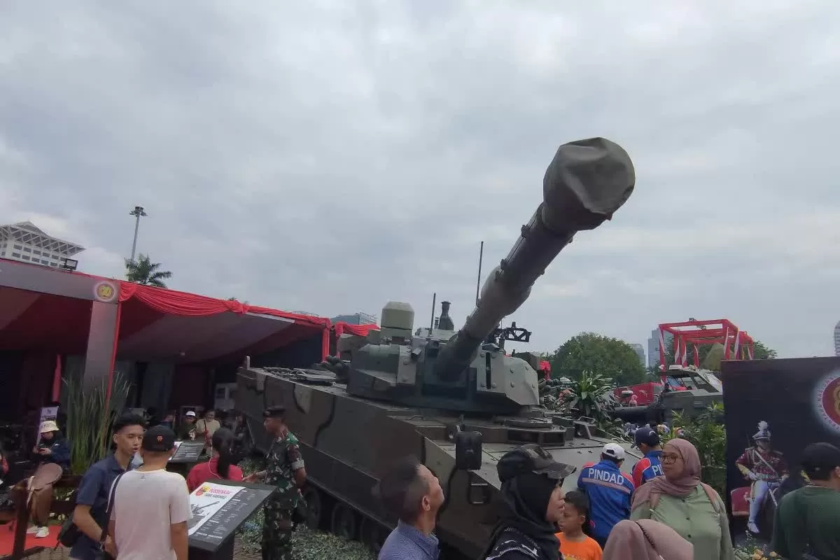 Indonesia triển lãm khí tài quy mô lớn, thể hiện thông điệp quân đội gắn bó với nhân dân Indonesia triển lãm khí tài quy mô lớn, thể hiện thông điệp quân đội gắn bó với nhân dân