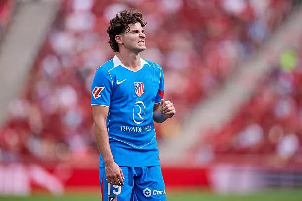 Atletico lún sâu vào khủng hoảng, Real Madrid bỏ xa 9 điểm