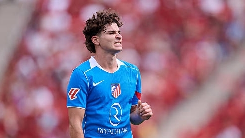 Atletico Madrid khủng hoảng, Real Madrid bỏ xa 9 điểm