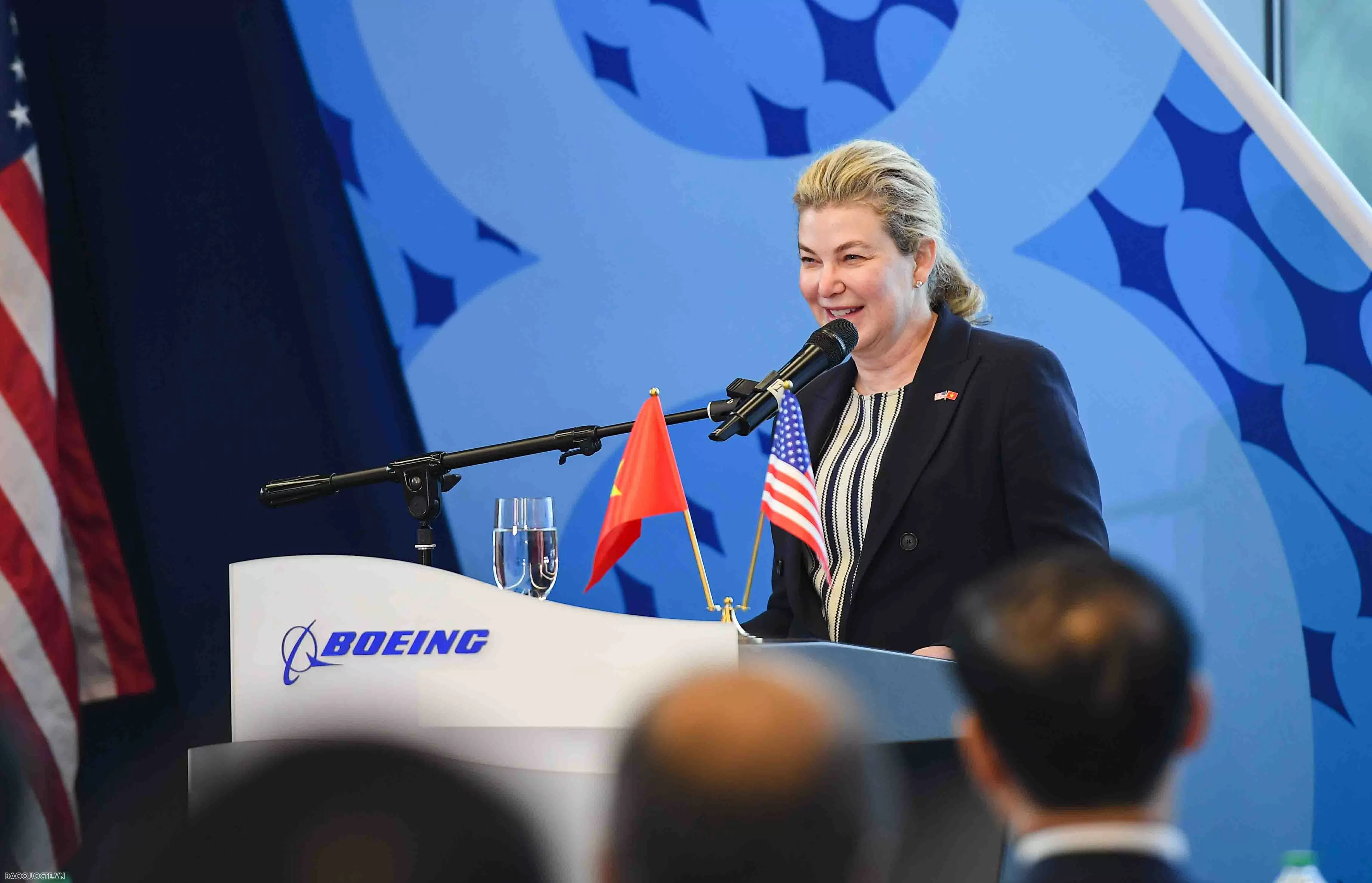 Chủ tịch nước Lương Cường chứng kiến Vietjet nhận bàn giao tàu bay Boeing đầu tiên Chủ tịch nước Lương Cường chứng kiến Vietjet nhận bàn giao tàu bay Boeing đầu tiên