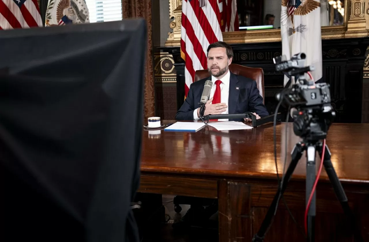 ảnh ấn tượng 21/9 Ảnh ấn tượng: Tổng thống Mỹ thăm Anh khẳng định mối quan hệ đồng minh chiến lược, Ba Lan-Đức bàn về tương lai, Washington 'không hài lòng' với Taliban