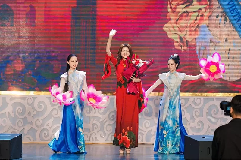 Hoa hậu Mạc Minh đại diện cho Việt Nam tham dự Mrs Tourism 2025 tại Dubai