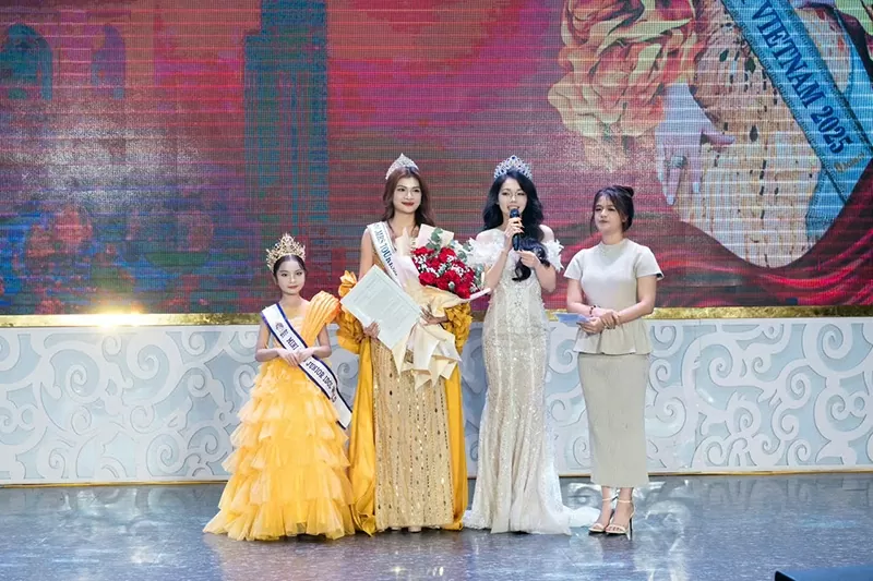 Hoa hậu Mạc Minh đại diện cho Việt Nam tham dự Mrs Tourism 2025 tại Dubai