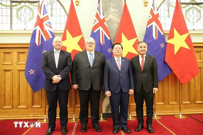 Trưởng ban Tuyên giáo và Dân vận Trung ương Nguyễn Trọng Nghĩa hội kiến Chủ tịch Quốc hội New Zealand Trưởng ban Tuyên giáo và Dân vận Trung ương Nguyễn Trọng Nghĩa hội kiến Chủ tịch Quốc hội New Zealand