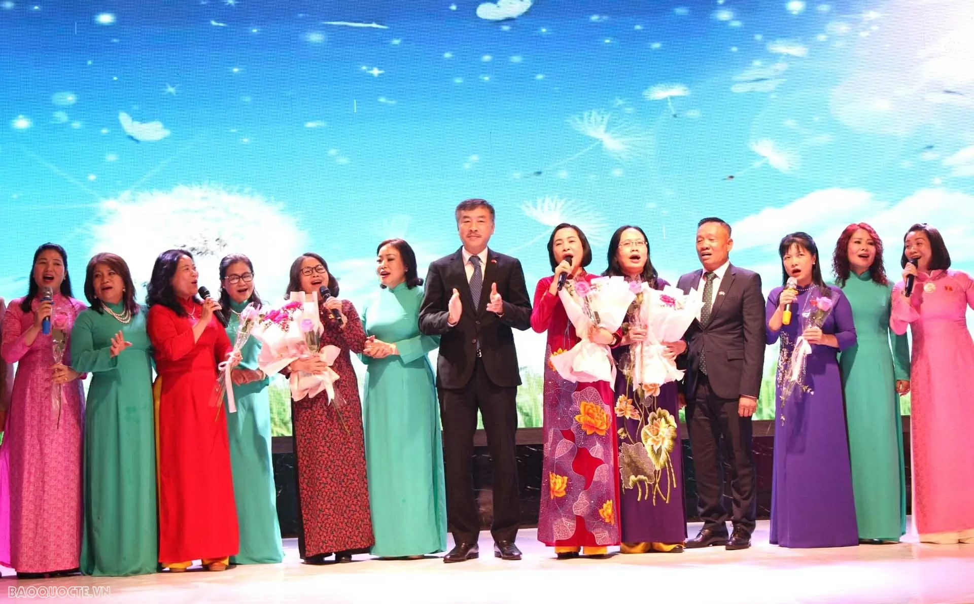 Tôn vinh các giá trị truyền thống của Phụ nữ Việt Nam tại Czech