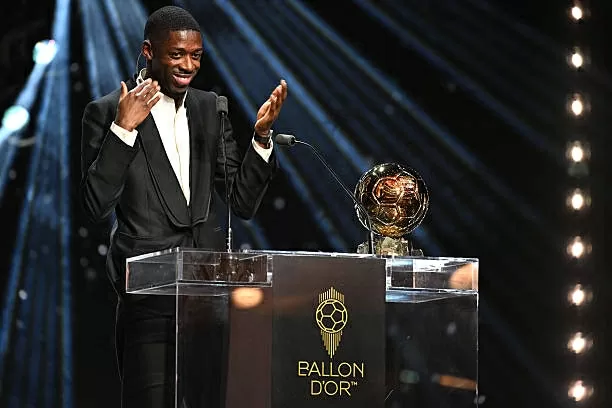 CHÙM ẢNH: Ousmane Dembele rạng rỡ nhận giải Quả bóng vàng 2025