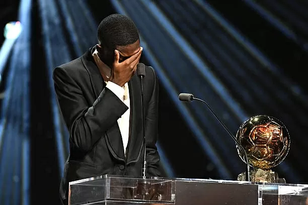 CHÙM ẢNH: Ousmane Dembele rạng rỡ nhận giải Quả bóng vàng 2025