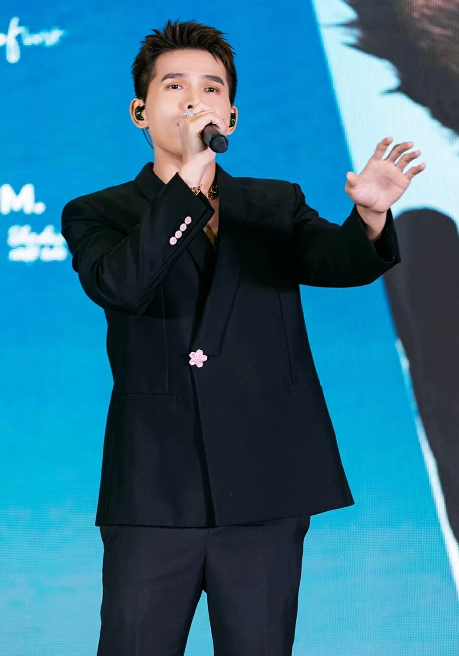 Lệ Quyên và nhiều nghệ sĩ ủng hộ Quốc Thiên trong dự án live concert SKYNote 2025 - The Reflection Lệ Quyên và nhiều nghệ sĩ ủng hộ Quốc Thiên trong dự án live concert SKYNote 2025 - The Reflection