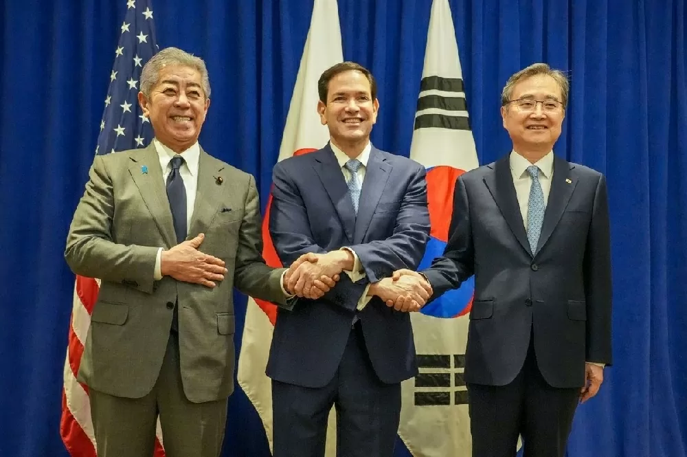 Các ngoại trưởng Mỹ, Nhật, Hàn gặp mặt, khẳng định cam kết phi hạt nhân hóa Bán đảo Triều Tiên