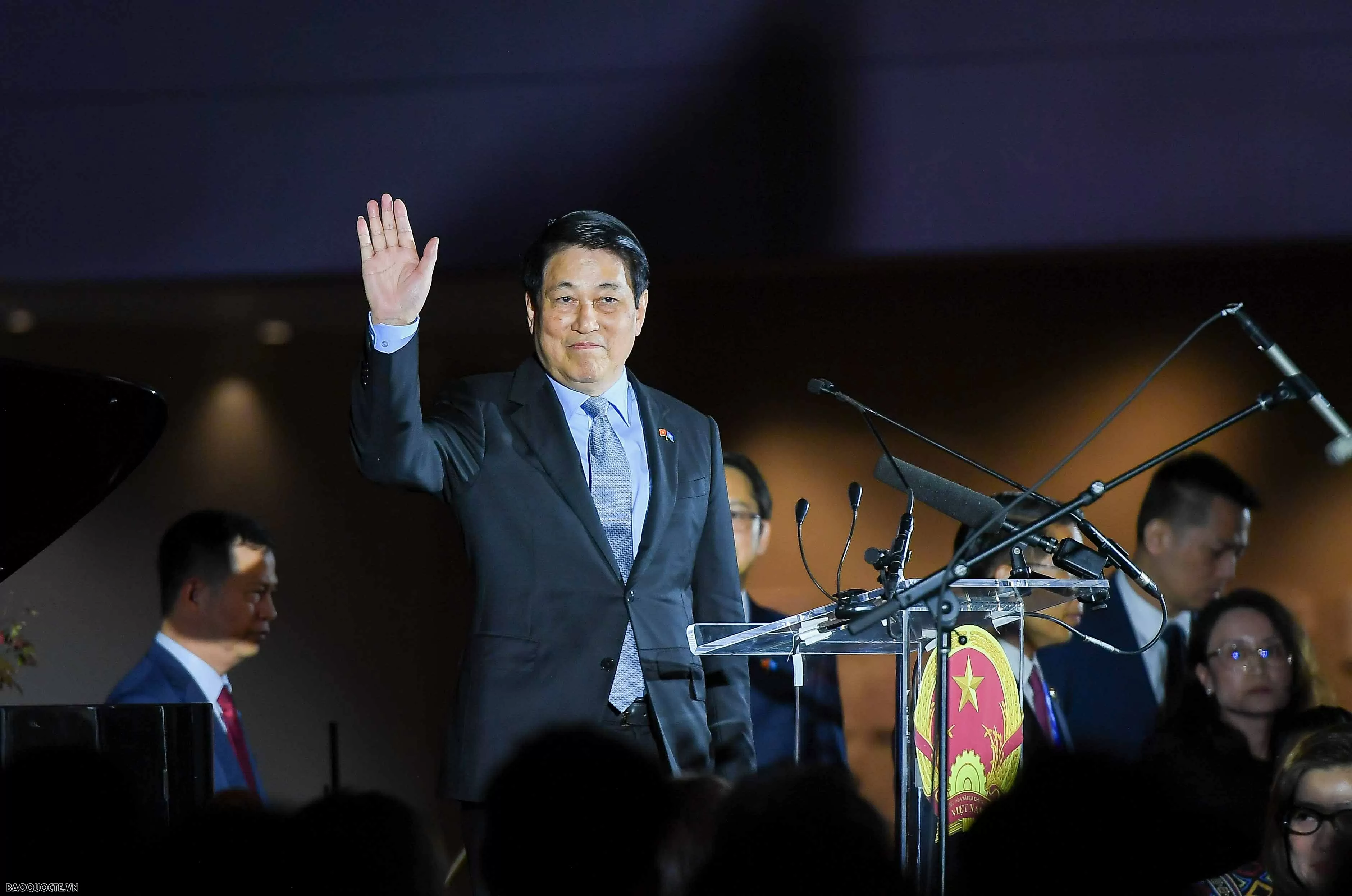 Việt Nam chung tay cùng bạn bè quốc tế kiến tạo môi trường hoà bình, ổn định và phát triển bền vững Việt Nam chung tay cùng bạn bè quốc tế kiến tạo môi trường hoà bình, ổn định và phát triển bền vững