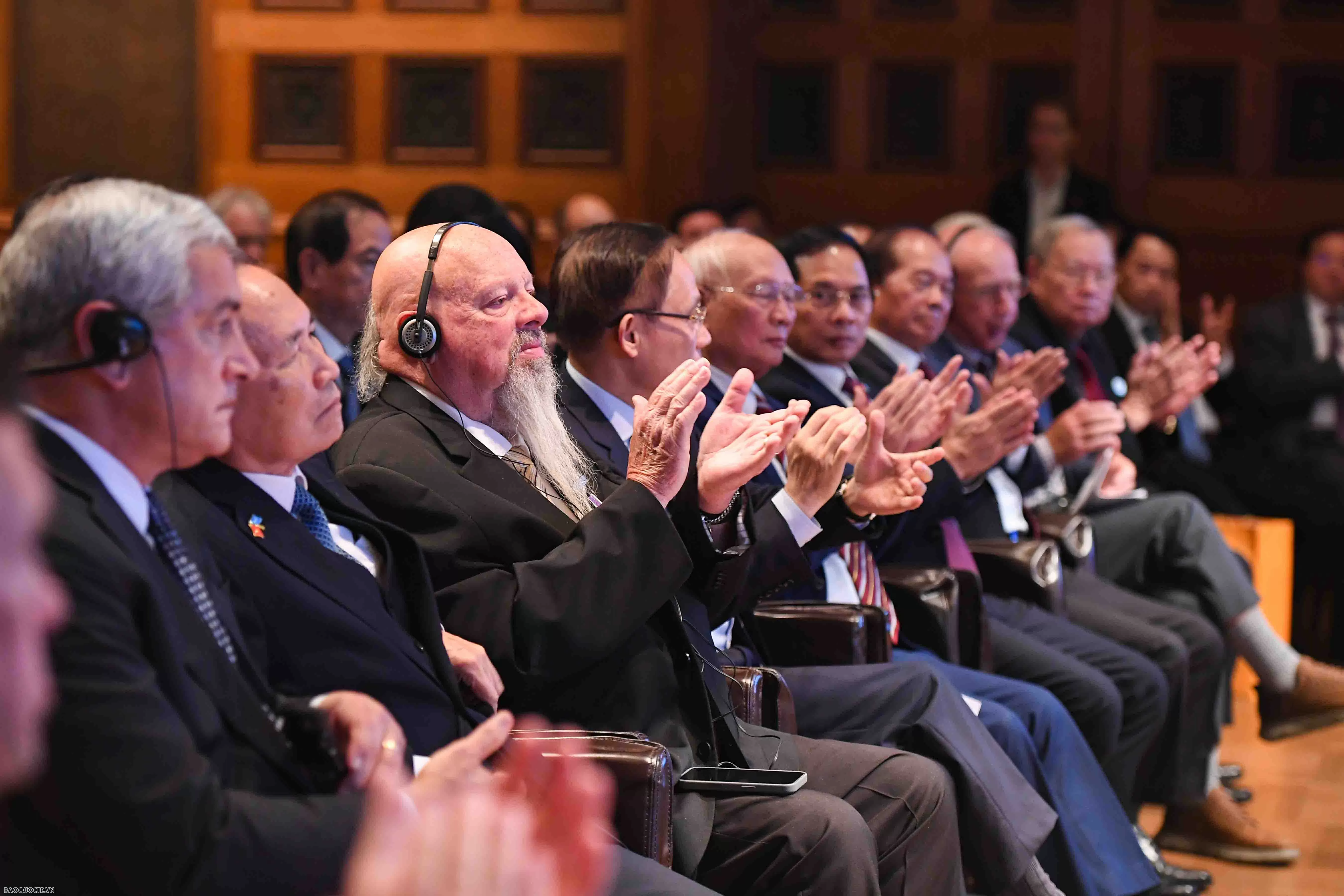 Hành trình từ chiến tranh giận dữ và đau buồn đến hòa giải, hòa bình, công lý và tình hữu nghị
