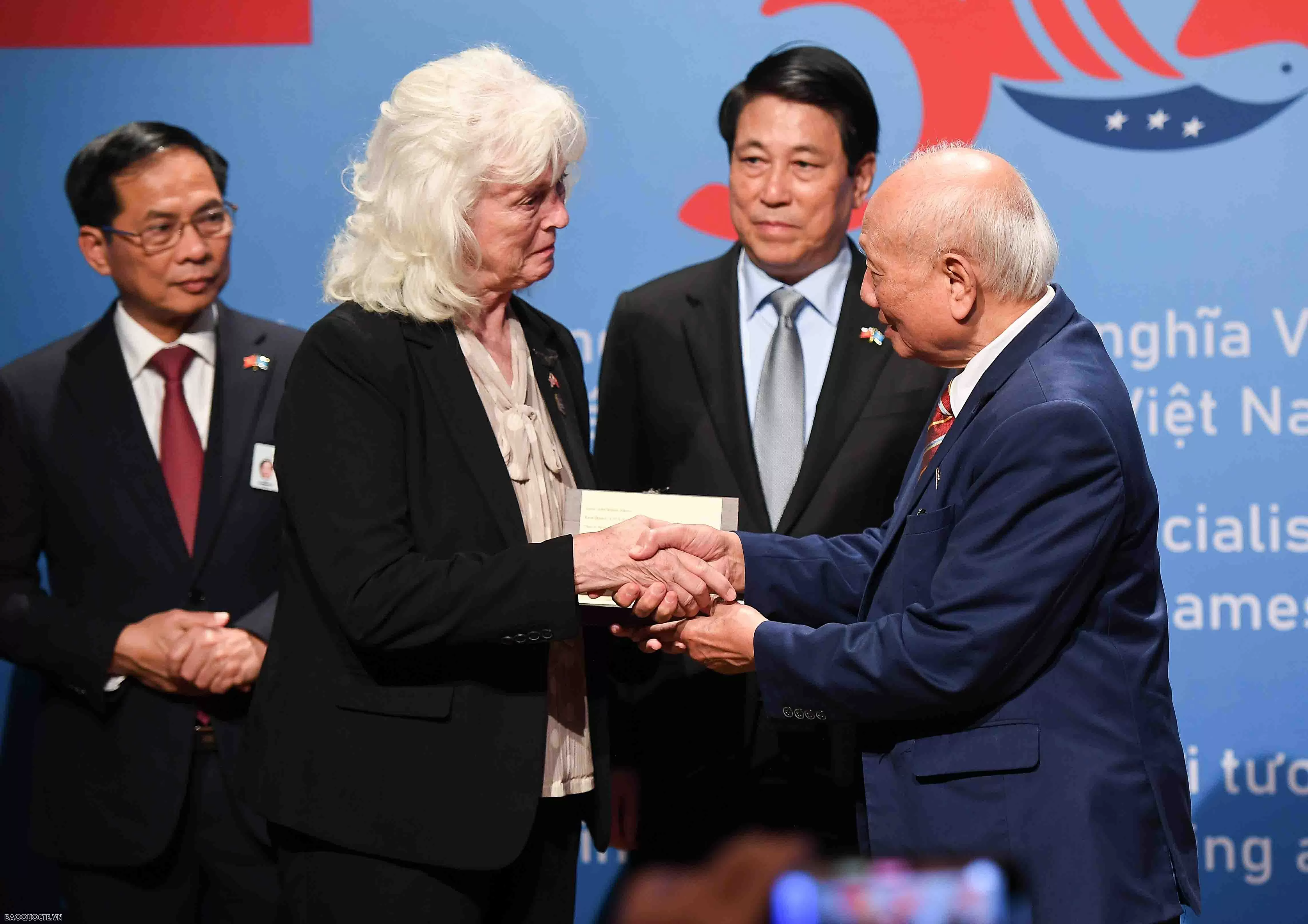 Hành trình từ chiến tranh giận dữ và đau buồn đến hòa giải, hòa bình, công lý và tình hữu nghị Hành trình từ chiến tranh giận dữ và đau buồn đến hòa giải, hòa bình, công lý và tình hữu nghị