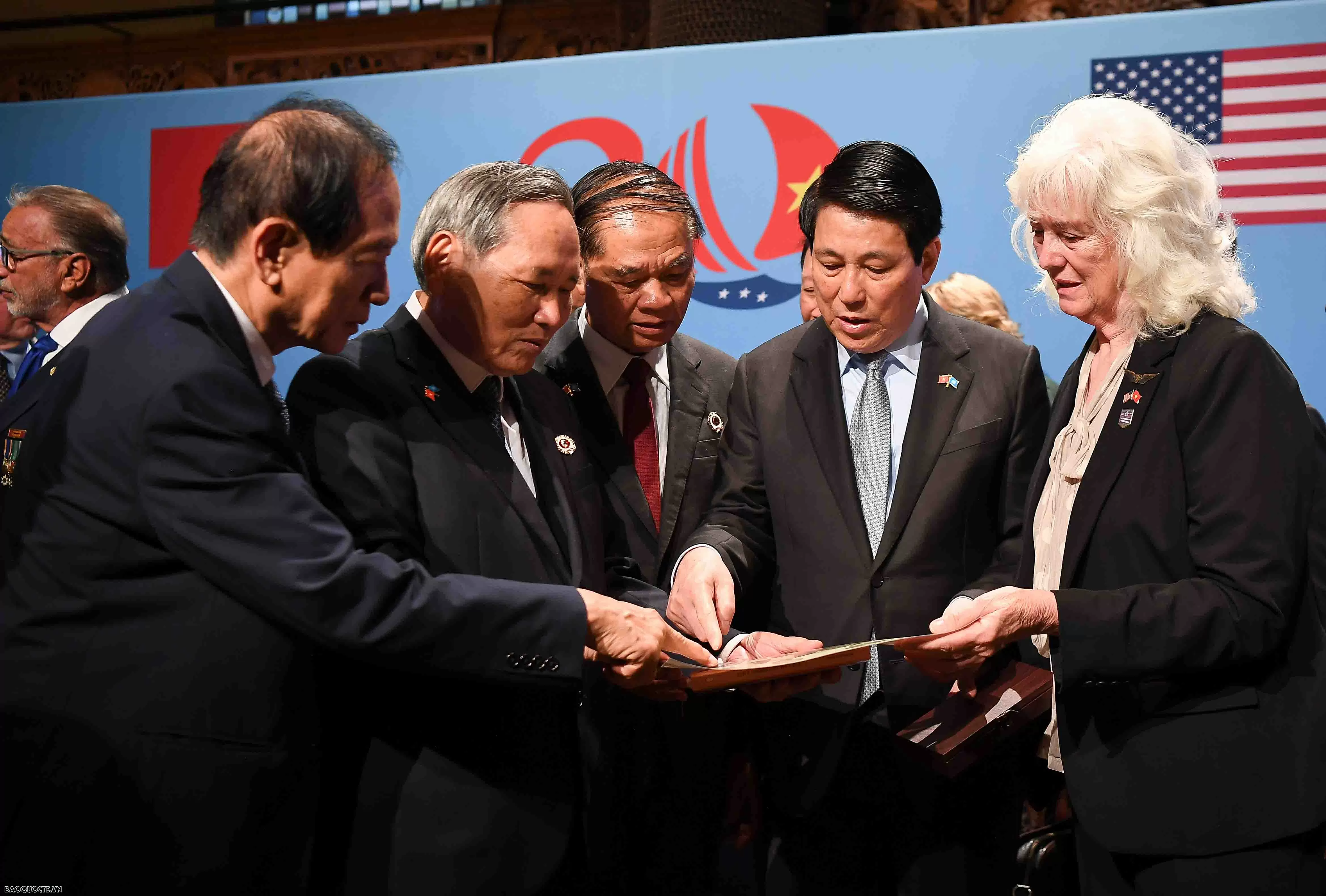 Hành trình từ chiến tranh giận dữ và đau buồn đến hòa giải, hòa bình, công lý và tình hữu nghị Hành trình từ chiến tranh giận dữ và đau buồn đến hòa giải, hòa bình, công lý và tình hữu nghị