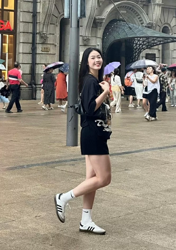 Ngắm nhan sắc các VĐV bóng chuyền nữ Binh chủng Thông tin trong chuyến tập huấn tại Thượng Hải, Trung Quốc