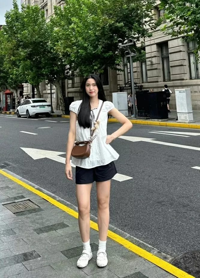 Ngắm nhan sắc các VĐV bóng chuyền nữ Binh chủng Thông tin trong chuyến tập huấn tại Thượng Hải, Trung Quốc