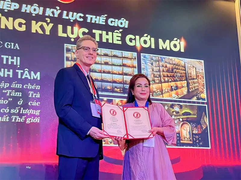 Chị là người phụ nữ Việt Nam đầu tiên và duy nhất sở hữu ba kỷ lục quốc gia, châu lục và thế giới