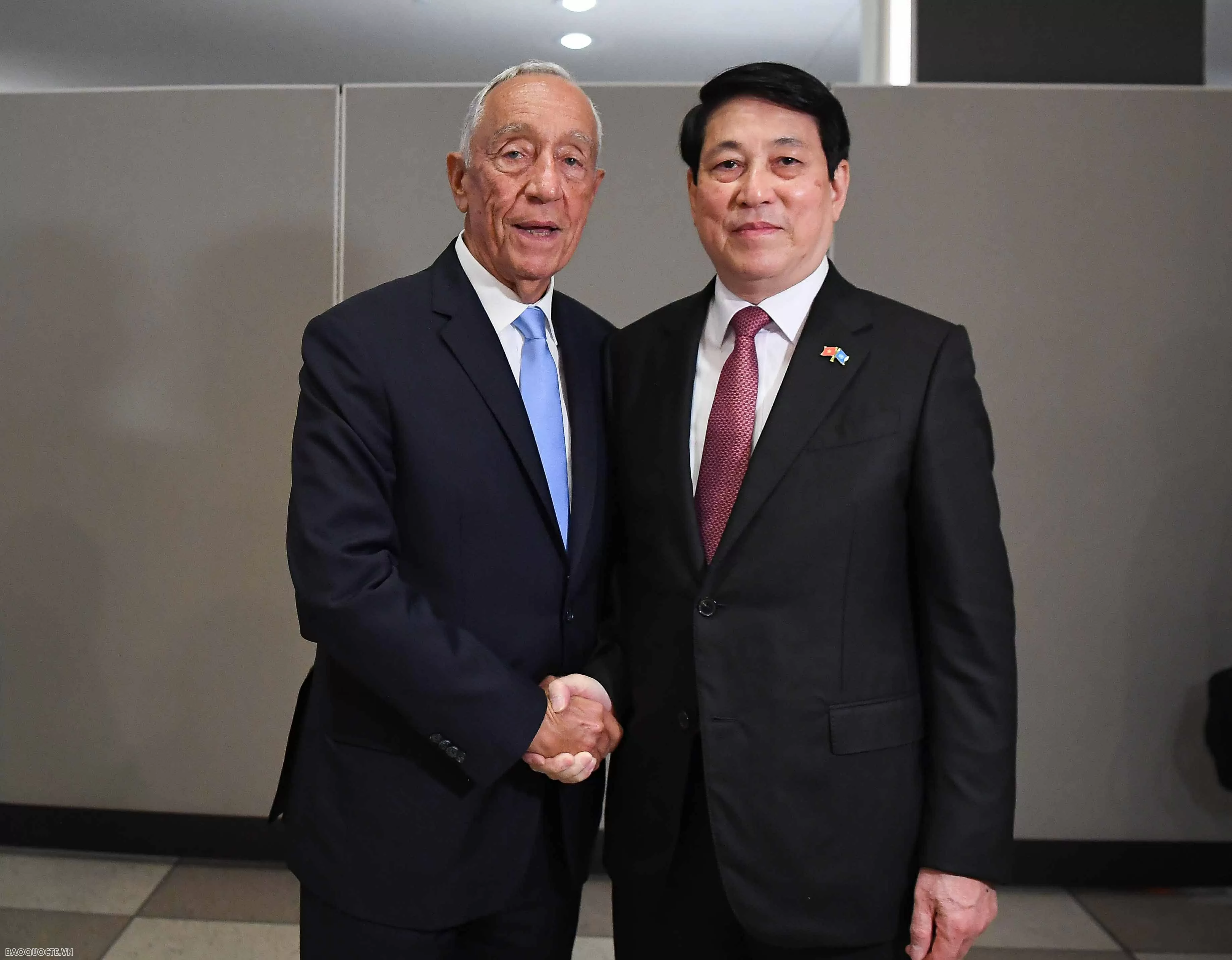 tiếp hạ nghị sĩ