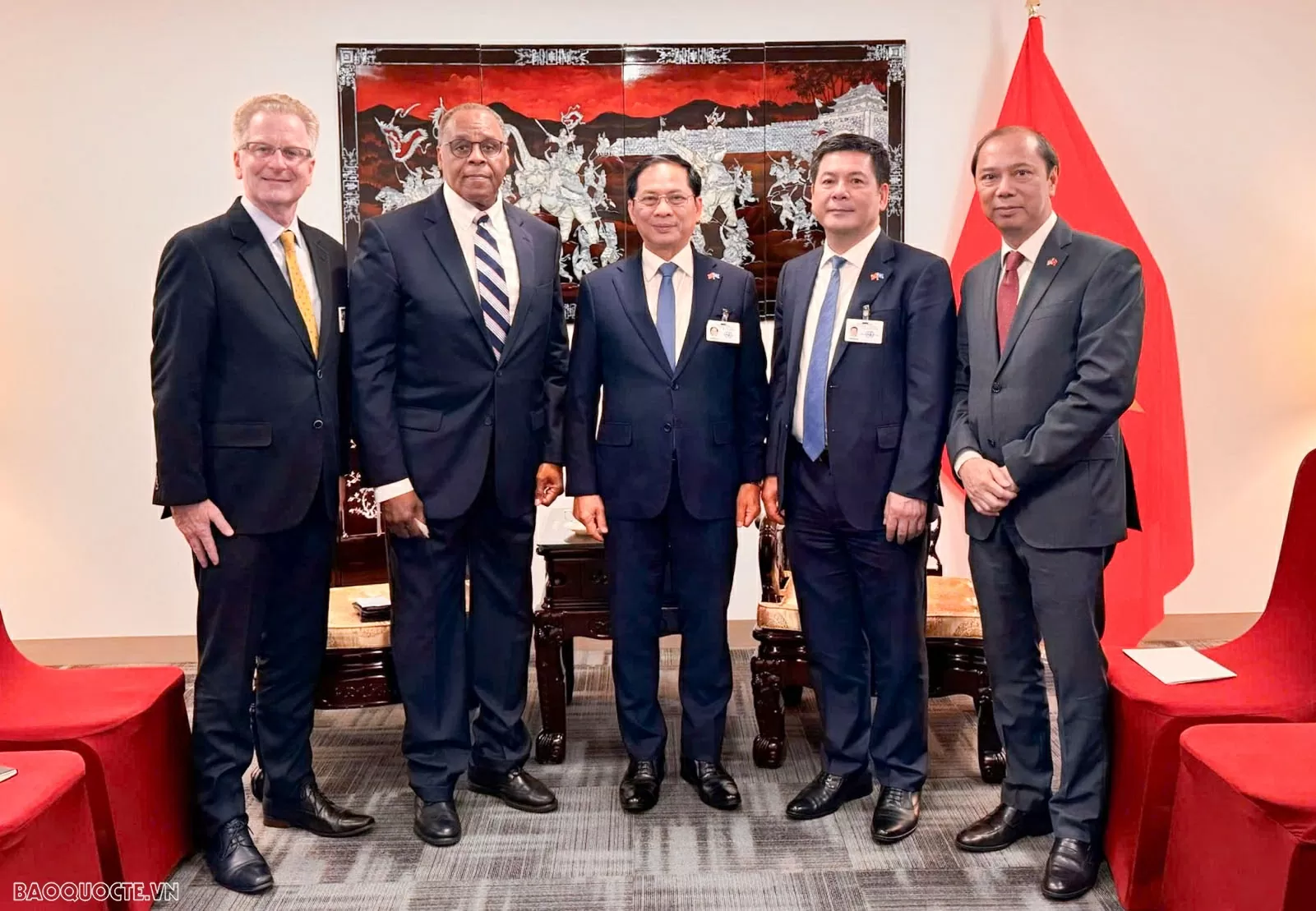 Phó Thủ tướng Bùi Thanh Sơn tiếp lãnh đạo một số tập đoàn của Hoa Kỳ Phó Thủ tướng Bùi Thanh Sơn tiếp lãnh đạo một số tập đoàn của Hoa Kỳ